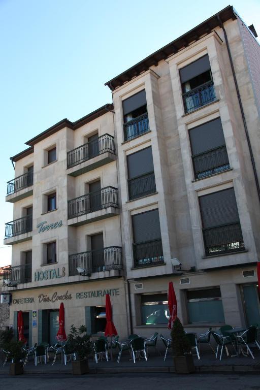 Hostal Torres San Leonardo de Yagüe Exterior foto