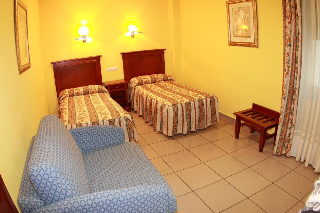 Hostal Torres San Leonardo de Yagüe Quarto foto